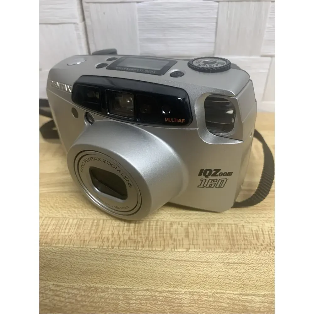 Pentax IQZoom 160 35mm Point & Shoot Camera w/Soft Case Parts Only Not Working